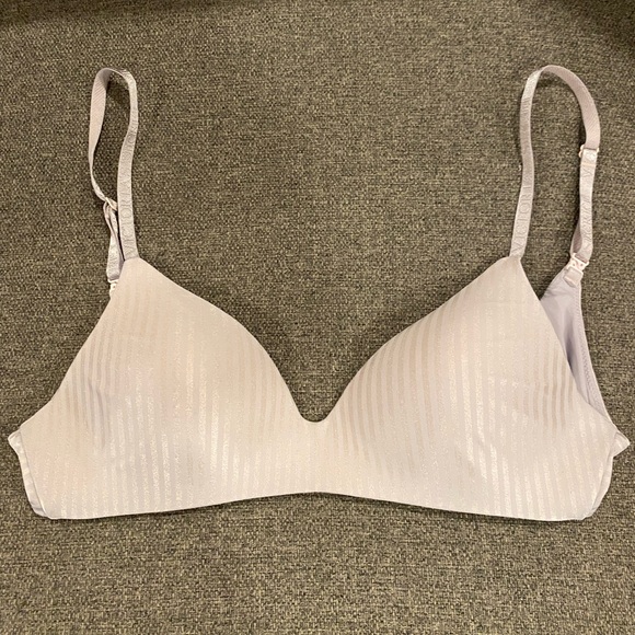 Victoria’s Secret T-Shirt Lightly Lined Wireless Bra 34B Blush with Stripes - Picture 1 of 7